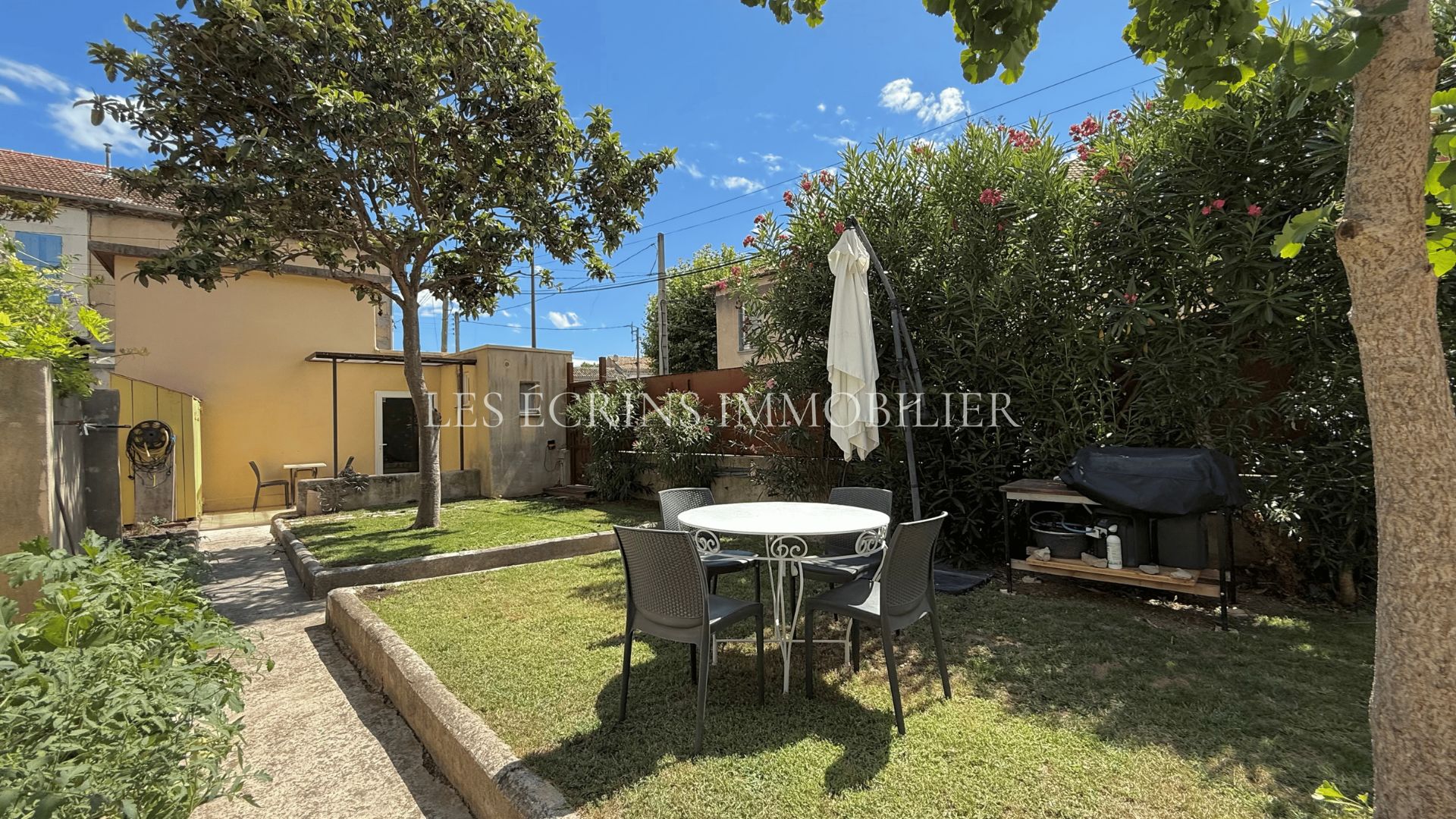 1 Photo du mas en pierre à Gordes - Agence Les Écrins